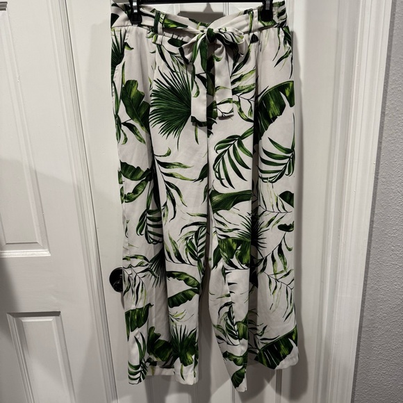 Eliane Rose Pants - Eliane Rose Tropical Leaf Print Wide-Leg Pants - Size L